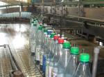 Abf&uuml;llung der Mineralwasserflaschen