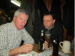 Hauptkulturwart Dr. Harald Tragelehn und Albert Zeu&szlig; unterhielten sich angeregt bei einem "Seidla Bier"