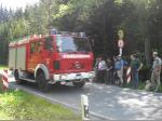 Einsatzfahrt der Feuerwehr. Die Wandergruppe hatte oberhalb der Ortschaft Schnaid einen Brand entdeckt und sofort Hilfe herbeigerufen. So konnte Schlimmeres verhindert werden.