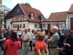 Einführung in die Wanderung durch Dr. Harald Tragelehn vor der ehemaligen Vogtsmühle