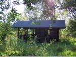Die Idylle an der Schutzh&uuml;tte tr&uuml;gt - der Verfall drohte im Jahr 2007