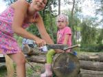 Auch Merle`s Mama half flei&szlig;ig mit