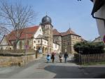 Schloss und prunkvolle Schlosskirche inmitten von Redwitz