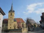 Die Kirche St. Jakobi in K&uuml;ps mit dem oberen Schloss