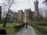Im englisch-gotischen Stil gr&uuml;&szlig;t das Schloss Unterlangenstadt